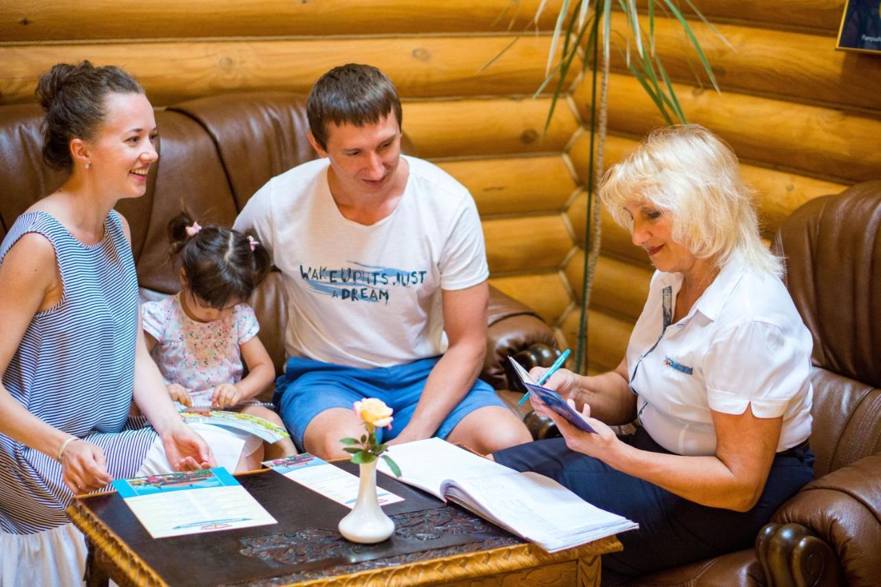 布拉查巴尔卡 Комплекс Відпочинку Пампушка & Подушка酒店 外观 照片